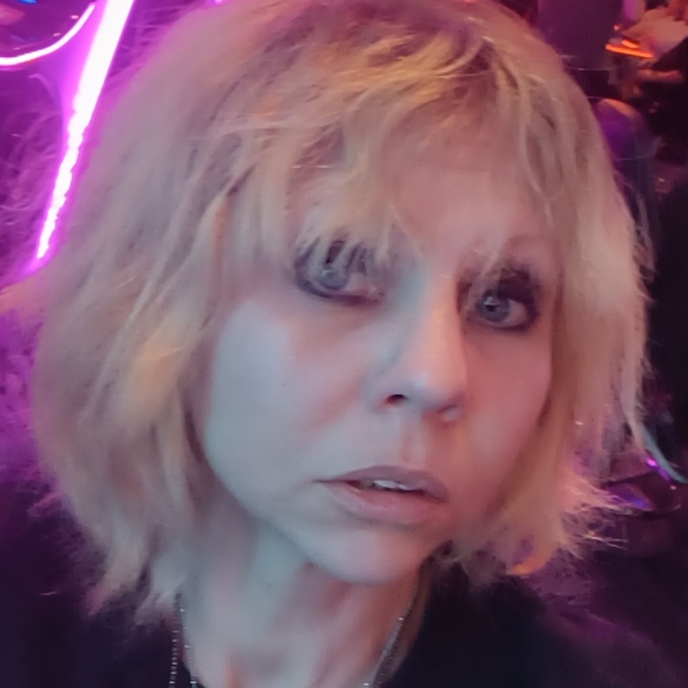 Meet your Posher, Abigail